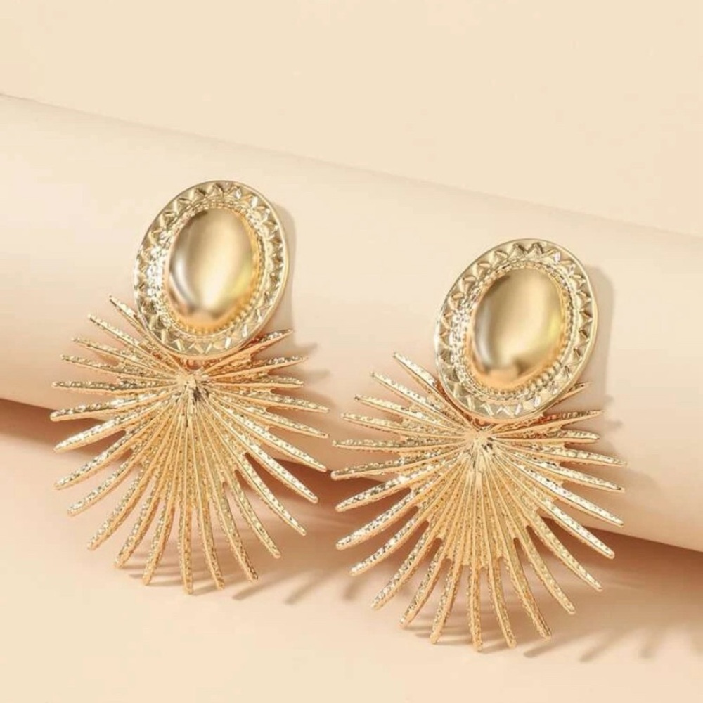 Cross-Border Fashionable Gold Statement Earrings